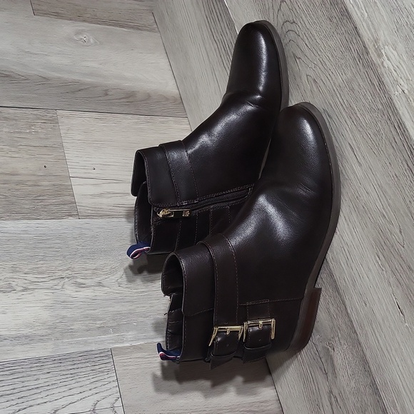 Tommy Hilfiger Womens 7.5M Julie3 Brown Ankle Booties‎ Zippered Biker Moto - Picture 1 of 12